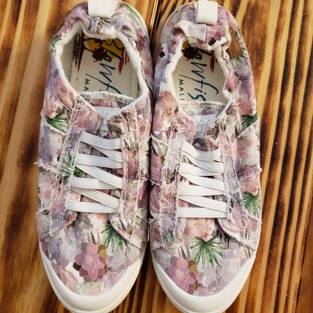 Blowfish. Slip-on Shoes. Size 8.5.